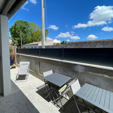Maison Chaleureuse Avec Terrasse Privative Proche De La Gare Et Du Centre-Ville Rochefort  Exterior photo