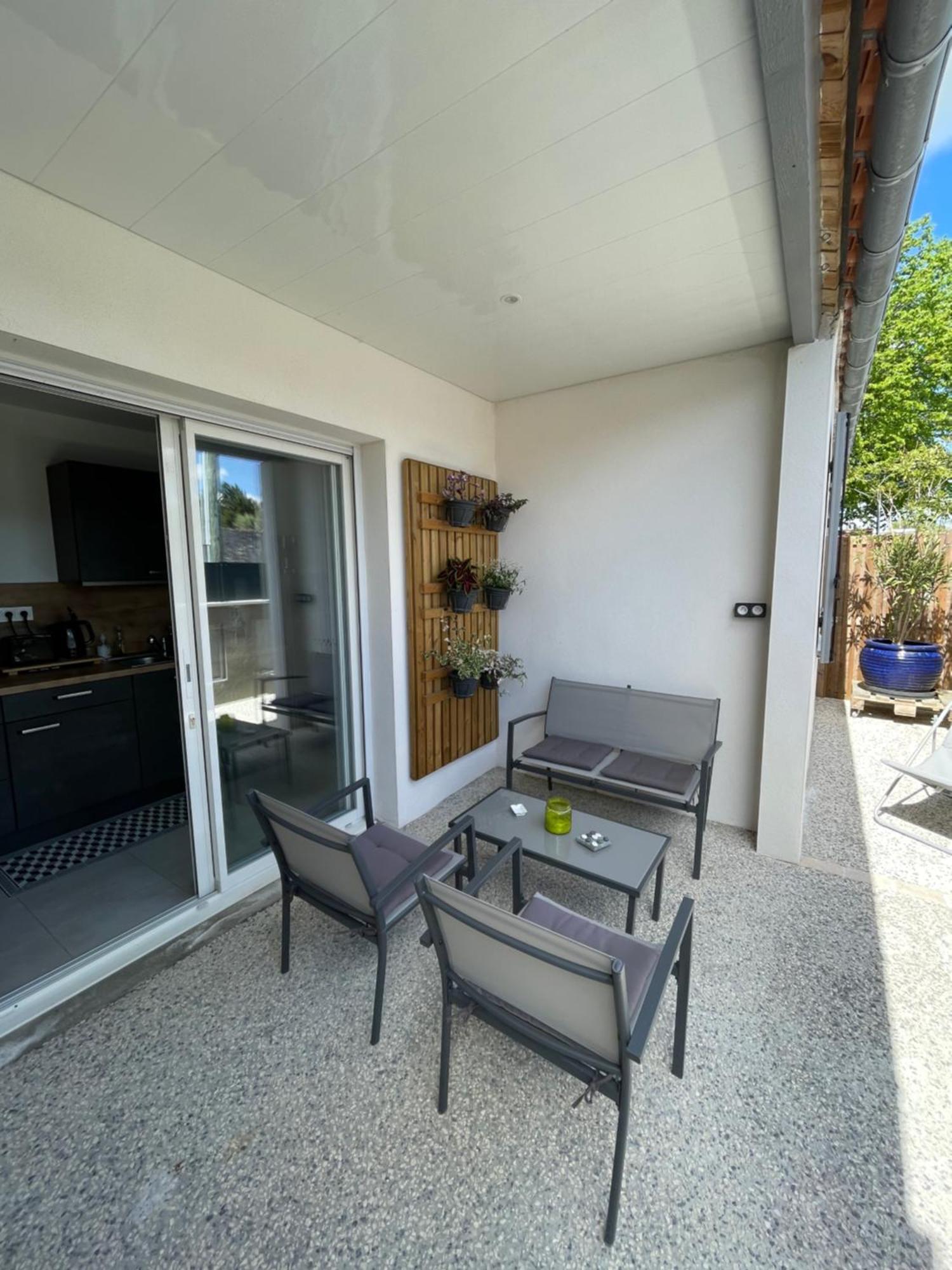 Maison Chaleureuse Avec Terrasse Privative Proche De La Gare Et Du Centre-Ville Rochefort  Exterior photo