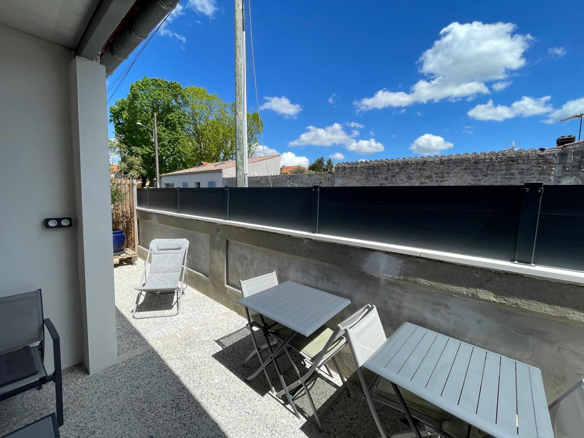 Maison Chaleureuse Avec Terrasse Privative Proche De La Gare Et Du Centre-Ville Rochefort  Exterior photo